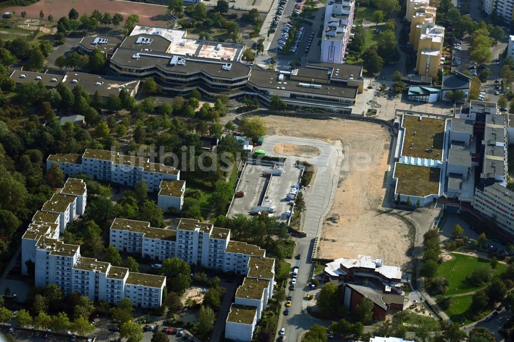 Luftaufnahme Wolfsburg - Abrißfläche des Hochhaus - Gebäudes an der Dessauer Straße im Ortsteil Westhagen in Wolfsburg im Bundesland Niedersachsen, Deutschland