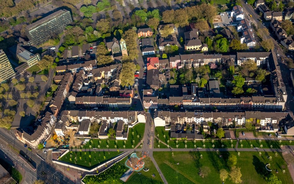 Luftbild Duisburg - Abrißfläche am Wohngebiet Grüngürtel Bruckhausen Dieselstraße - Eilperhofstraße im Ortsteil Meiderich-Beeck in Duisburg im Bundesland Nordrhein-Westfalen