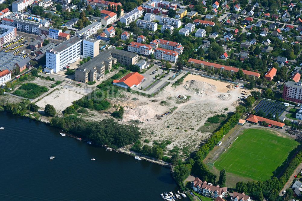 Luftbild Berlin - Abrißflächen des ehemaligen Funkwerk Köpenick am Ufer der Dahme an der Wendenschloßstraße in Berlin