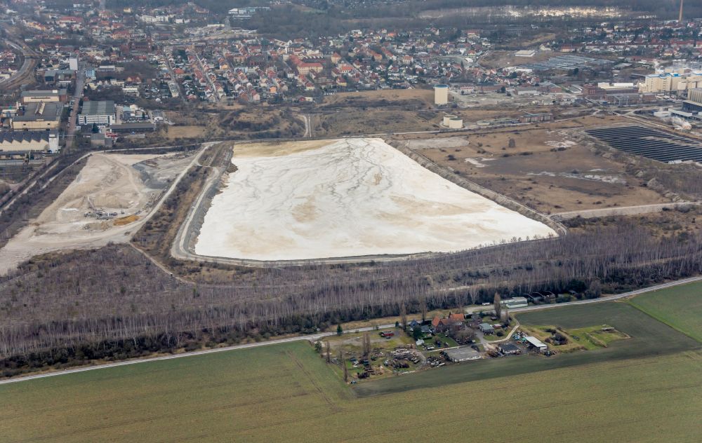 Luftaufnahme Staßfurt - Absetzbecken, Klärbecken der Ciech Sodafabrik in Staßfurt im Bundesland Sachsen-Anhalt, Deutschland