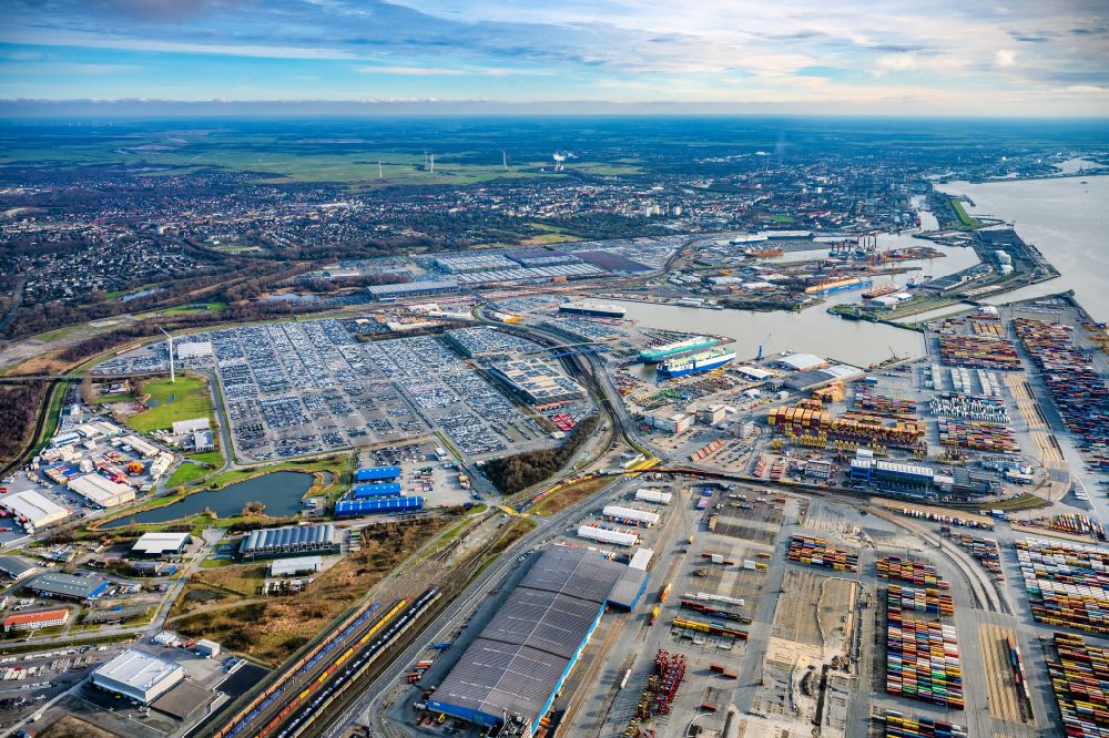 Bremerhaven von oben - Abstellflächen des Logistikunternehmens BLG Automotive Logistics GmbH & Co. KG am Überseehafen in Bremerhaven im Bundesland Bremen, Deutschland
