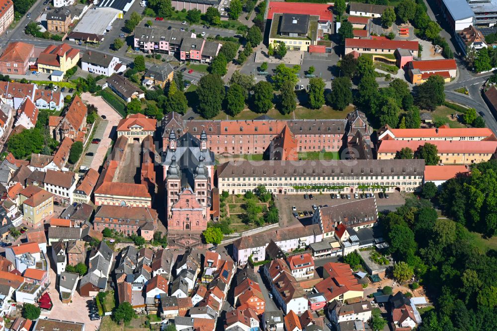 Amorbach aus der Vogelperspektive: Abtei Amorbach in Amorbach im Bundesland Bayern, Deutschland