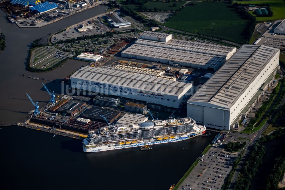 Luftaufnahme Papenburg - AIDAcosma im Bau in der Meyer Werft in Papenburg im Bundesland Niedersachsen, Deutschland