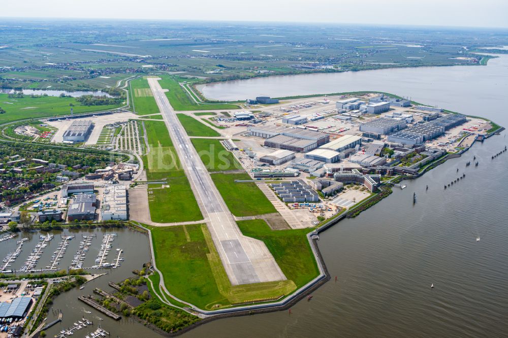 Luftbild Hamburg - Airbus Produktionsgelände und Landebagn des Werksflughafen Finkenwerder in Hamburg