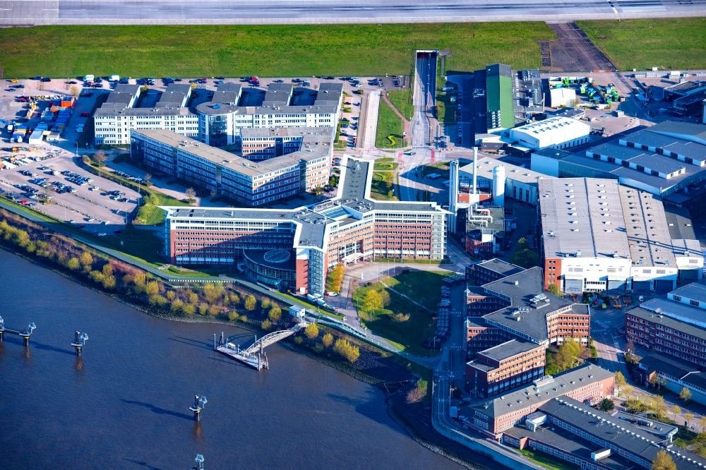 Hamburg von oben - Airbus Produktionsgelände und Werksflughafen Finkenwerder in Hamburg