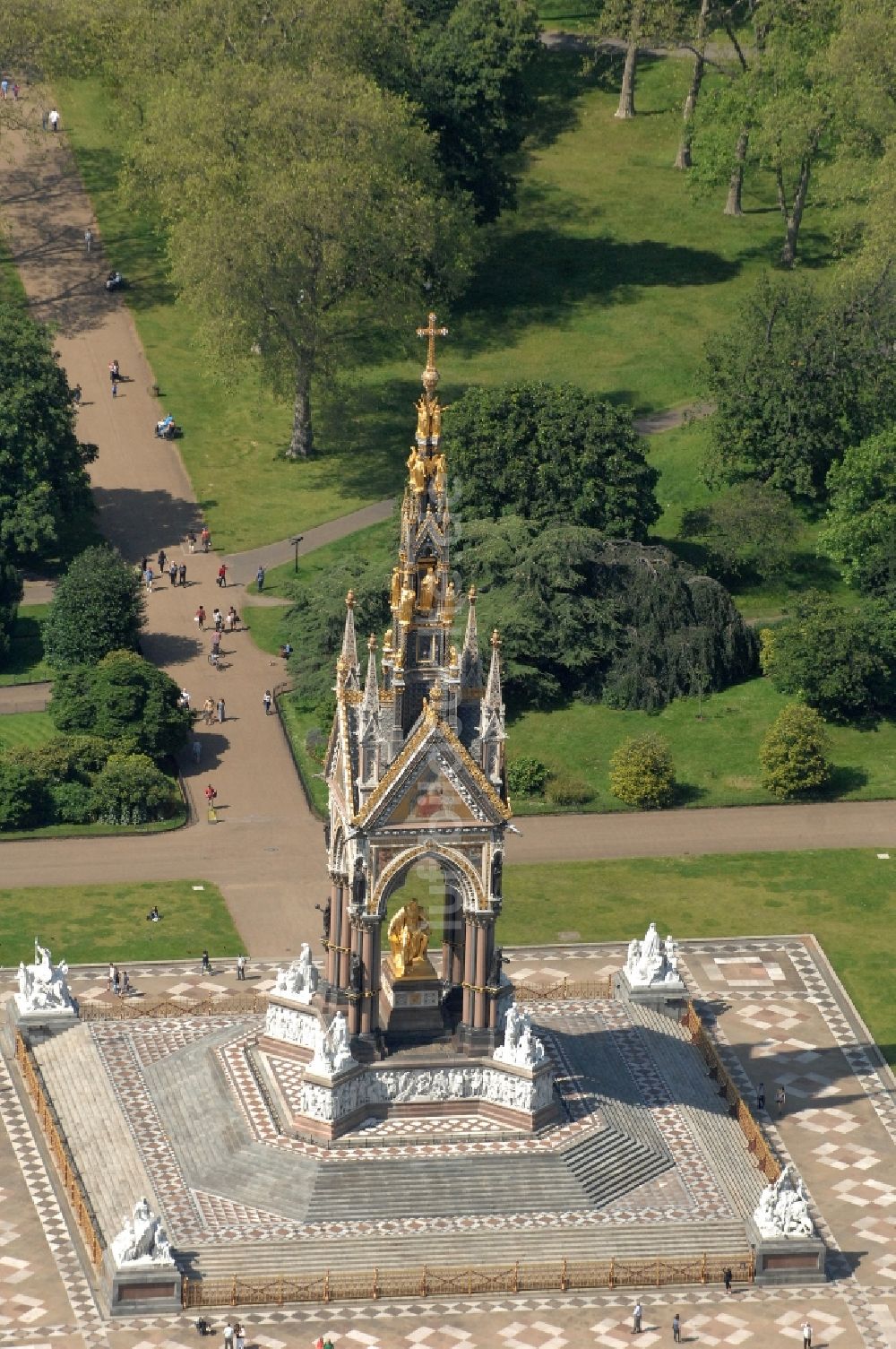 Luftbild London - Albert Memorial im Kensington Gardens in London