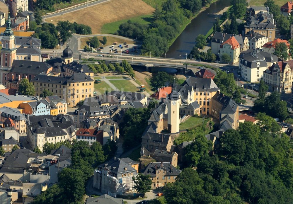 Greiz aus der Vogelperspektive: Altstadt von Greiz im Bundesland Thüringen mit Schloss und Kirche