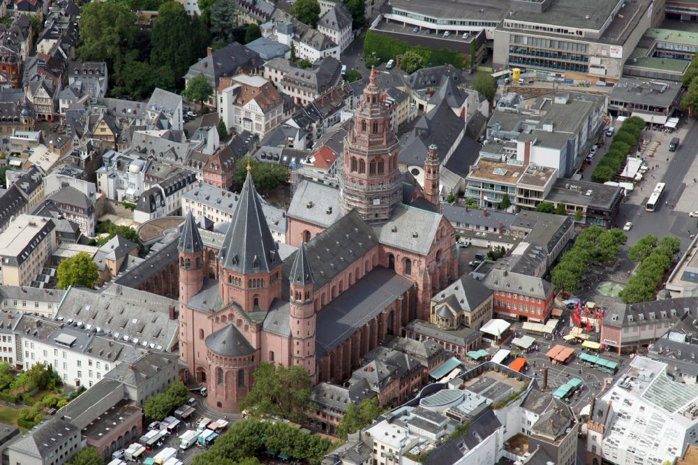 Luftbild Mainz - Altstadt mit dem Mainzer Dom in Mainz im Bundesland Rheinland-Pfalz