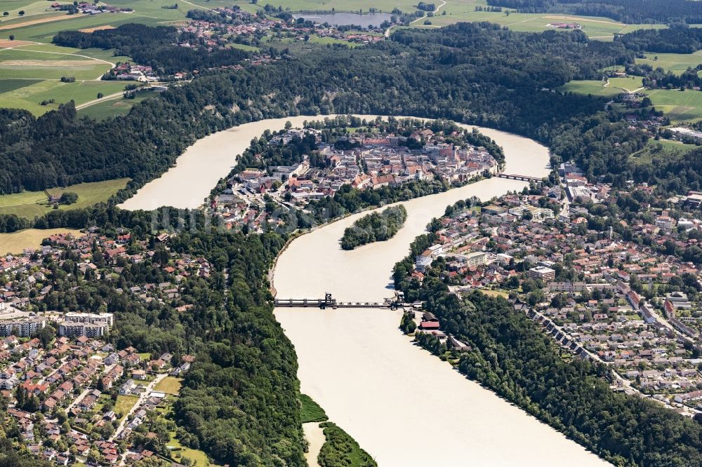 Luftbild Wasserburg am Inn - Altstadt und Zentrum der Halbinsel von Wasserburg am Inn im Bundesland Bayern