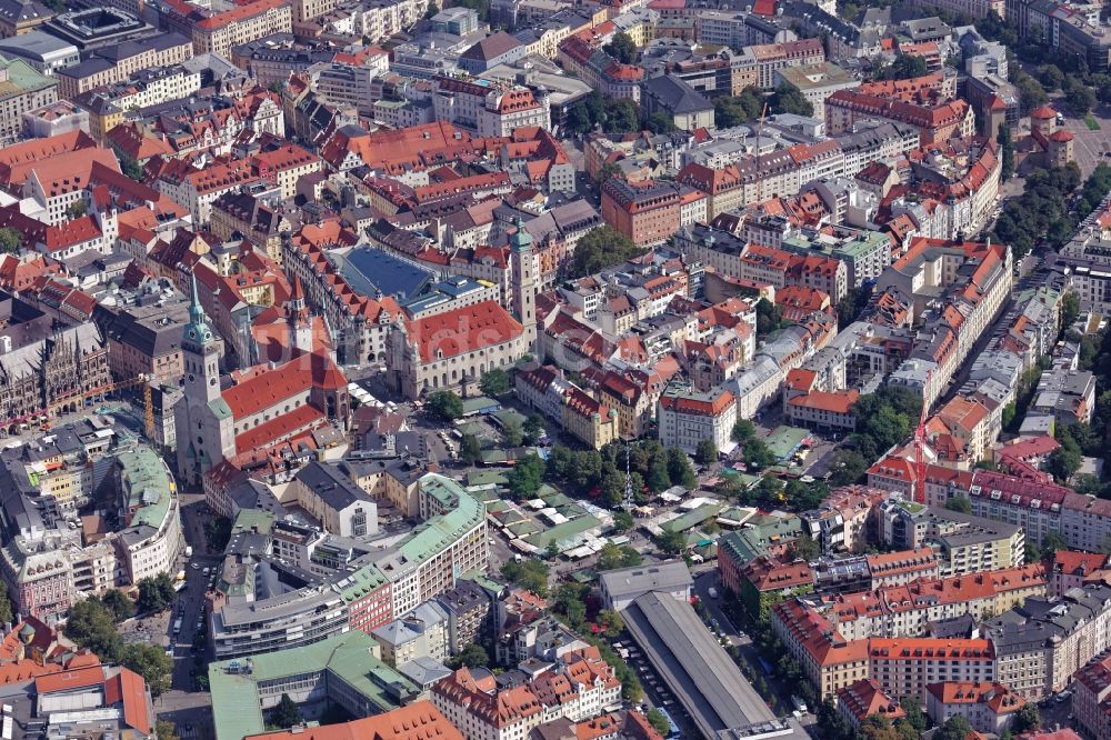 Luftbild München - Altstadt- Zentrum um den Viktualienmarkt in München im Bundesland Bayern