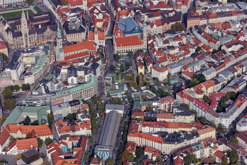 Luftbild München - Altstadt- Zentrum um den Viktualienmarkt in München im Bundesland Bayern