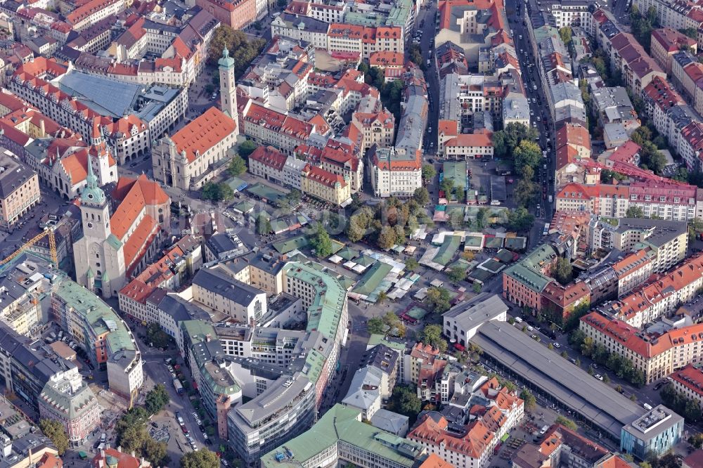 München aus der Vogelperspektive: Altstadt- Zentrum um den Viktualienmarkt in München im Bundesland Bayern