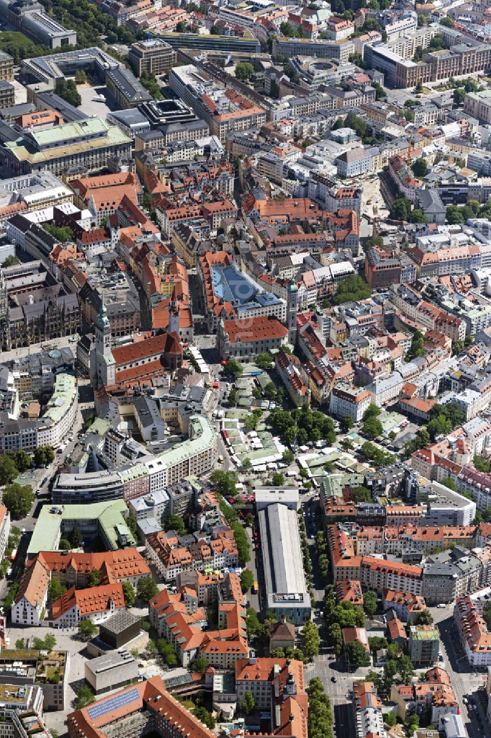 Luftaufnahme München - Altstadt- Zentrum um den Viktualienmarkt in München im Bundesland Bayern