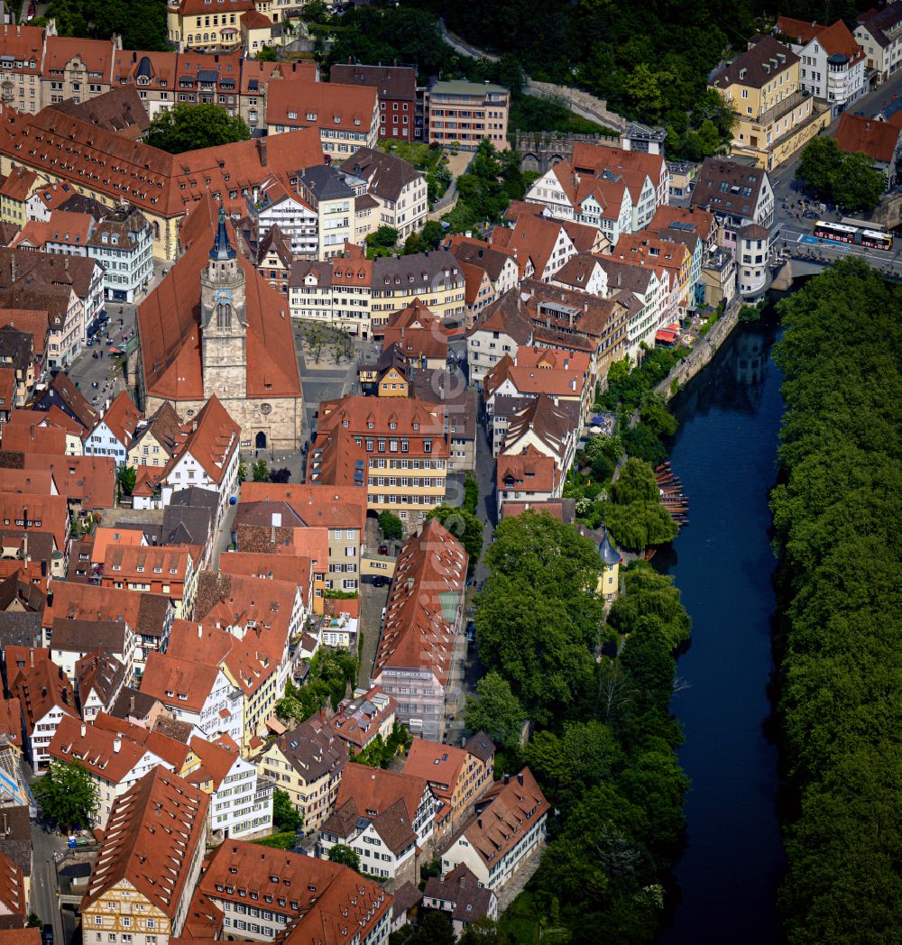 Luftaufnahme Tübingen - Altstadtbereich und Hölderlinturm in Tübingen im Bundesland Baden-Württemberg, Deutschland