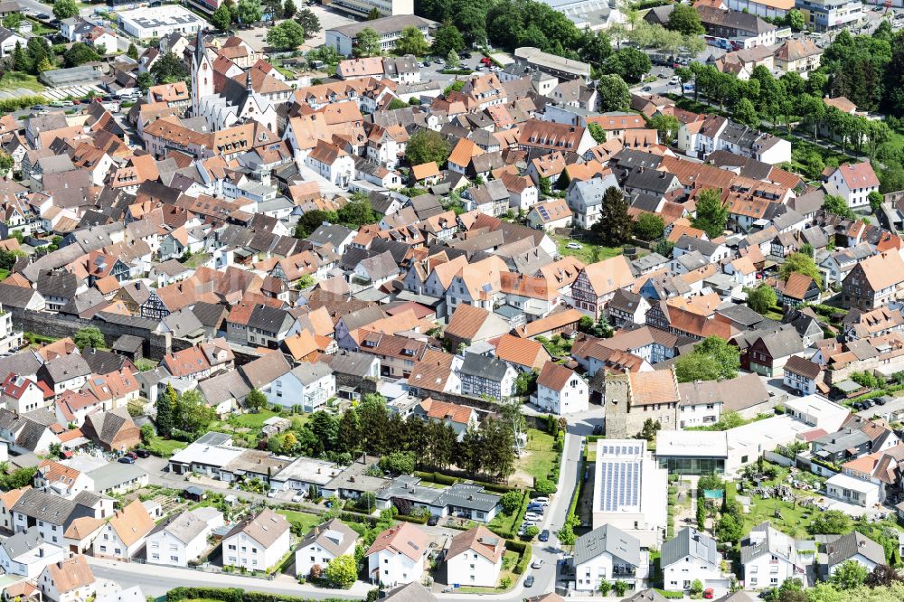 Babenhausen von oben - Altstadtbereich und Innenstadtzentrum in Babenhausen im Bundesland Hessen, Deutschland