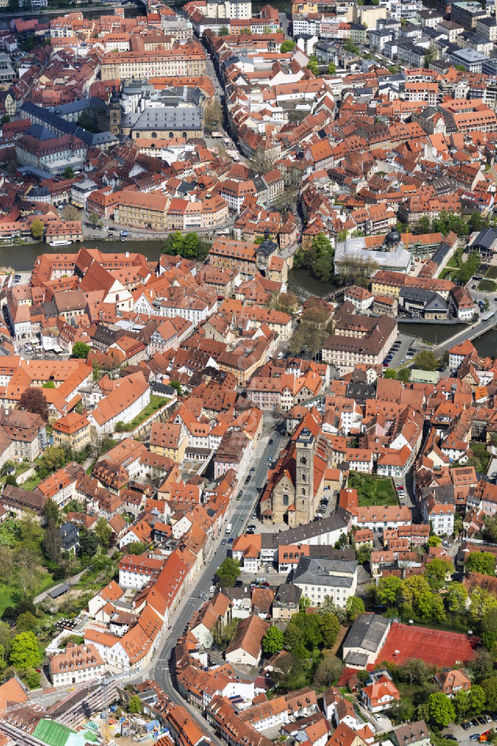 Bamberg von oben - Altstadtbereich und Innenstadtzentrum in Bamberg im Bundesland Bayern, Deutschland