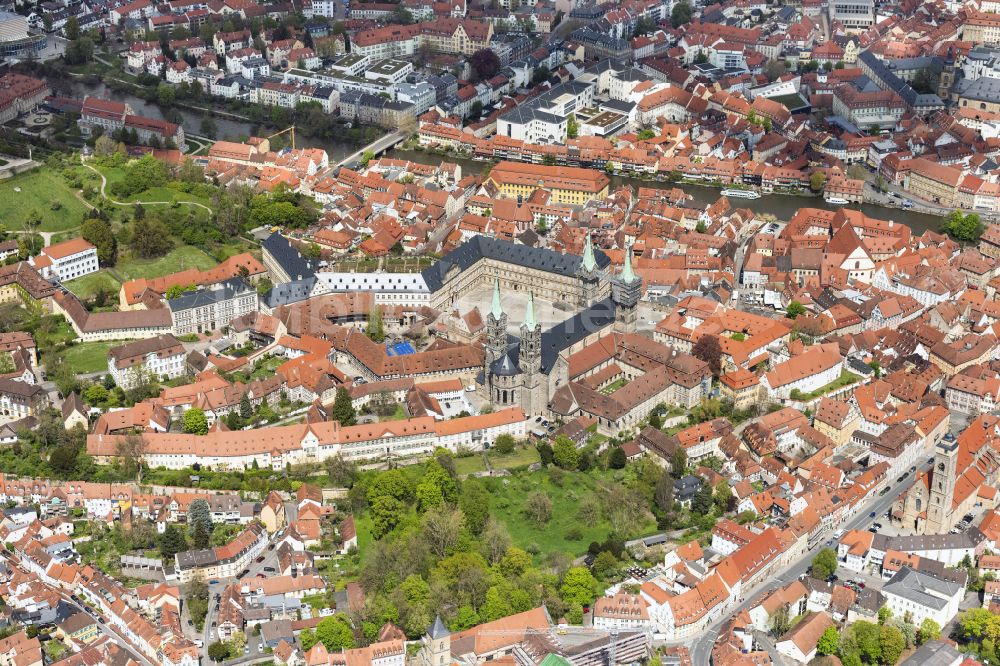 Bamberg aus der Vogelperspektive: Altstadtbereich und Innenstadtzentrum in Bamberg im Bundesland Bayern, Deutschland