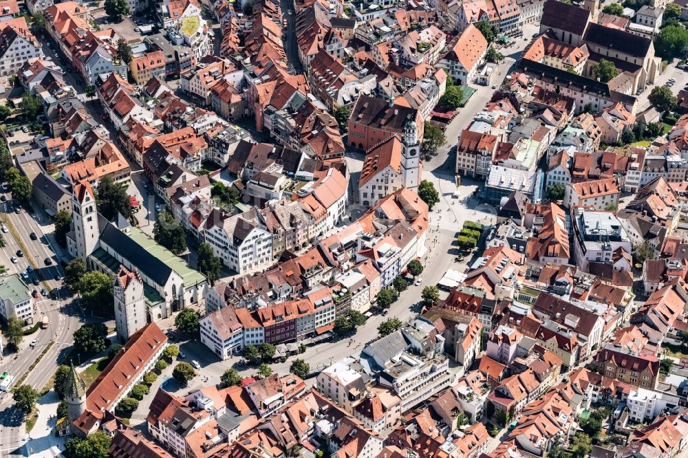 Luftaufnahme Ravensburg - Altstadtbereich und Innenstadtzentrum mit Blick auf das Frauentor und den Grünen Turm in Ravensburg im Bundesland Baden-Württemberg, Deutschland