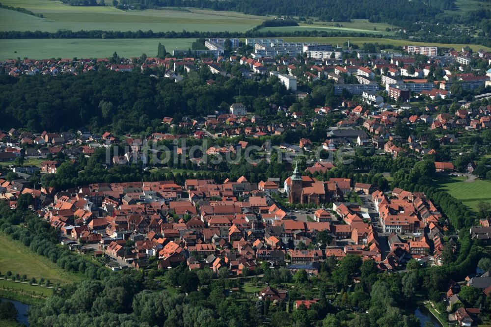 Boizenburg/Elbe aus der Vogelperspektive: Altstadtbereich und Innenstadtzentrum in Boizenburg/Elbe im Bundesland Mecklenburg-Vorpommern