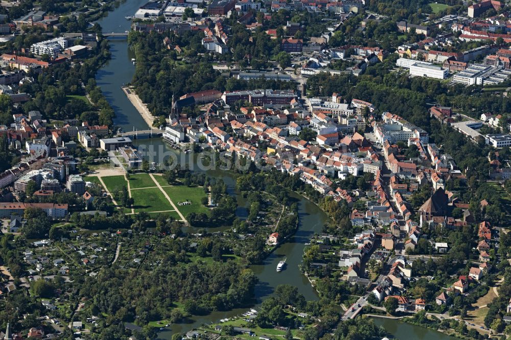 Luftaufnahme Brandenburg an der Havel - Altstadtbereich und Innenstadtzentrum in Brandenburg an der Havel im Bundesland Brandenburg, Deutschland