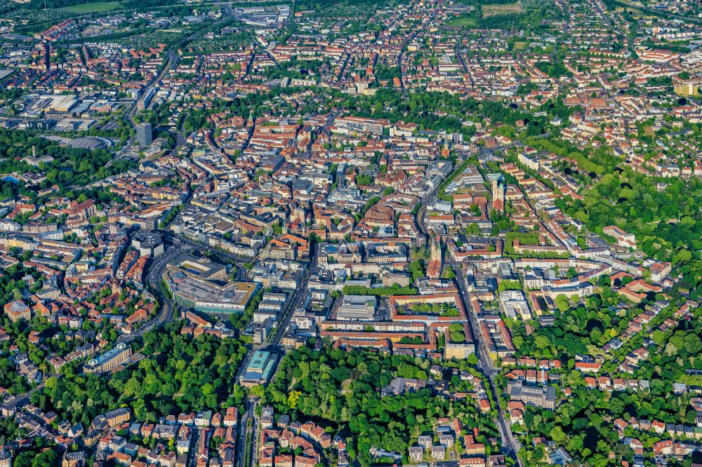 Braunschweig aus der Vogelperspektive: Altstadtbereich und Innenstadtzentrum in Braunschweig im Bundesland Niedersachsen, Deutschland