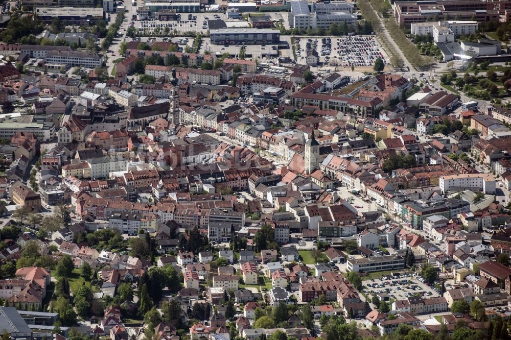 Luftaufnahme Deggendorf - Altstadtbereich und Innenstadtzentrum in Deggendorf im Bundesland Bayern, Deutschland