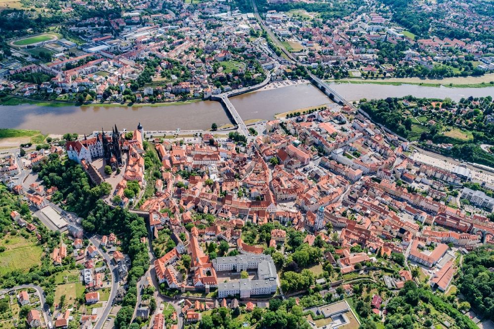 Luftbild Meißen - Altstadtbereich und Innenstadtzentrum an der Elbe in Meißen im Bundesland Sachsen, Deutschland