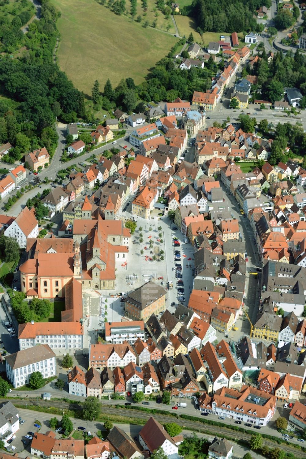 Luftaufnahme Ellwangen (Jagst) - Altstadtbereich und Innenstadtzentrum in Ellwangen (Jagst) im Bundesland Baden-Württemberg