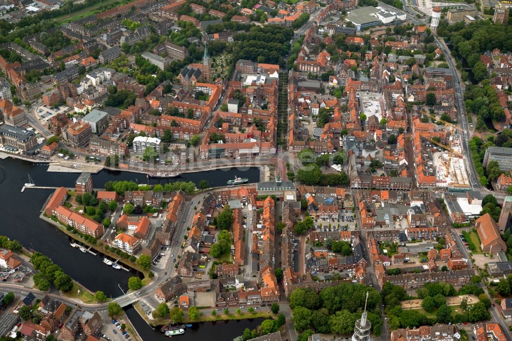 Emden von oben - Altstadtbereich und Innenstadtzentrum in Emden im Bundesland Niedersachsen, Deutschland