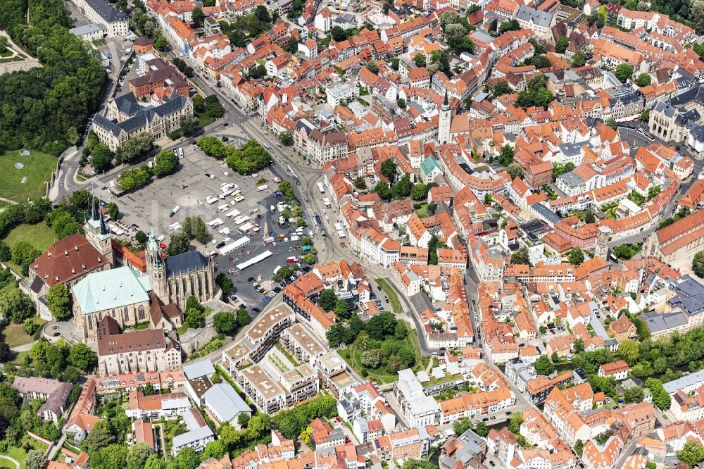 Luftaufnahme Erfurt - Altstadtbereich und Innenstadtzentrum in Erfurt im Bundesland Thüringen, Deutschland