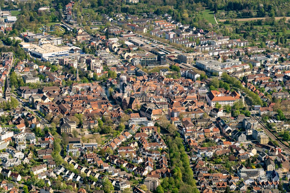 Luftbild Ettlingen - Altstadtbereich und Innenstadtzentrum in Ettlingen im Bundesland Baden-Württemberg