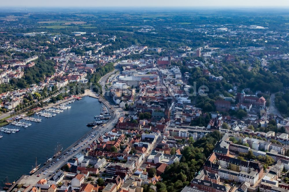 Flensburg von oben - Altstadtbereich und Innenstadtzentrum in Flensburg im Bundesland Schleswig-Holstein, Deutschland