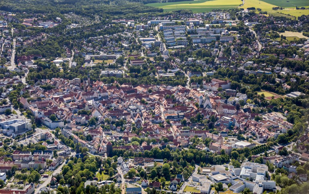 Freiberg aus der Vogelperspektive: Altstadtbereich und Innenstadtzentrum in Freiberg im Bundesland Sachsen, Deutschland