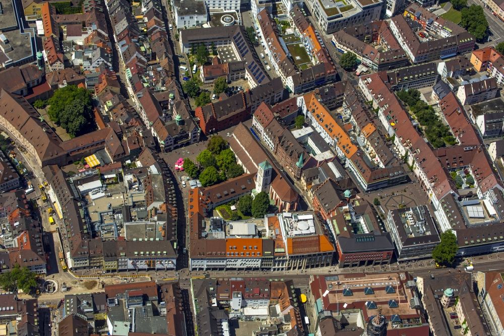 Freiburg im Breisgau von oben - Altstadtbereich und Innenstadtzentrum in Freiburg im Breisgau im Bundesland Baden-Württemberg