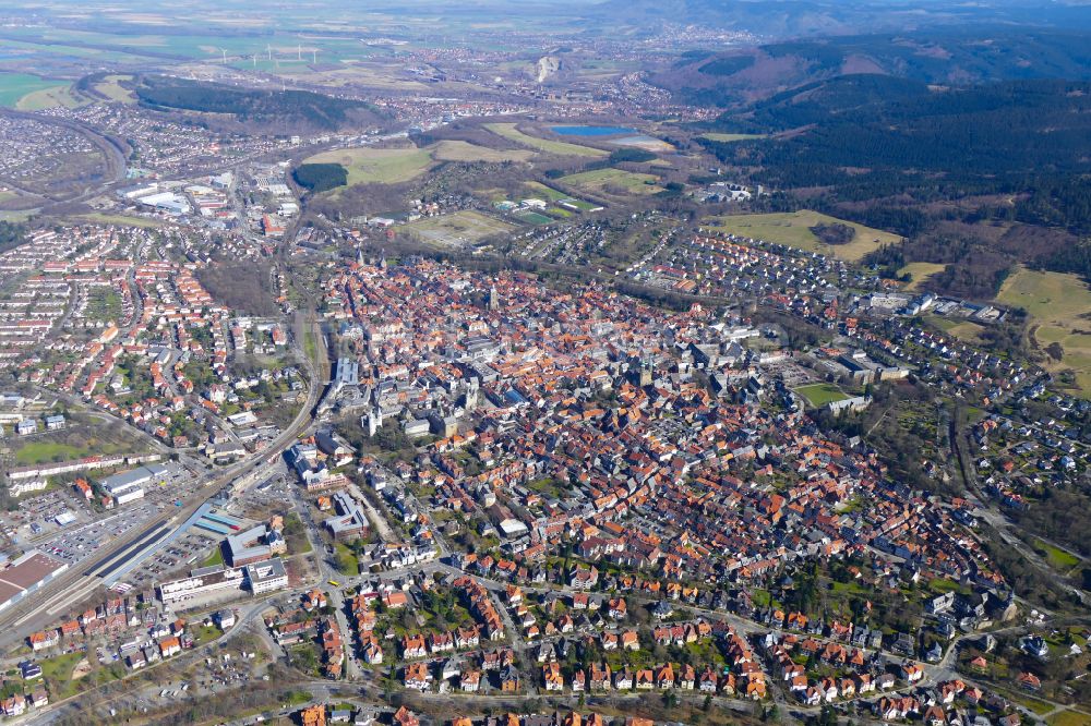 Goslar von oben - Altstadtbereich und Innenstadtzentrum in Goslar im Bundesland Niedersachsen, Deutschland