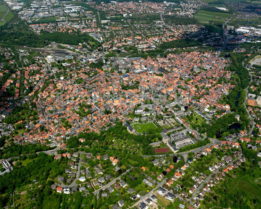 Goslar von oben - Altstadtbereich und Innenstadtzentrum in Goslar im Bundesland Niedersachsen, Deutschland