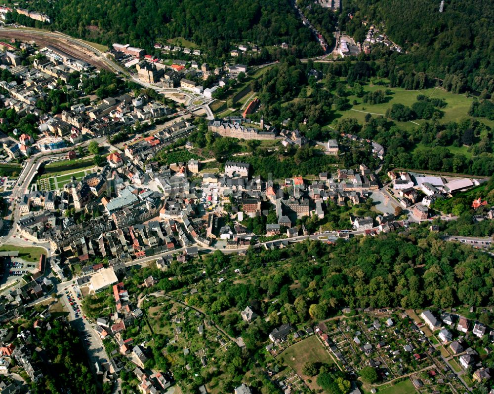 Greiz aus der Vogelperspektive: Altstadtbereich und Innenstadtzentrum in Greiz im Bundesland Thüringen, Deutschland