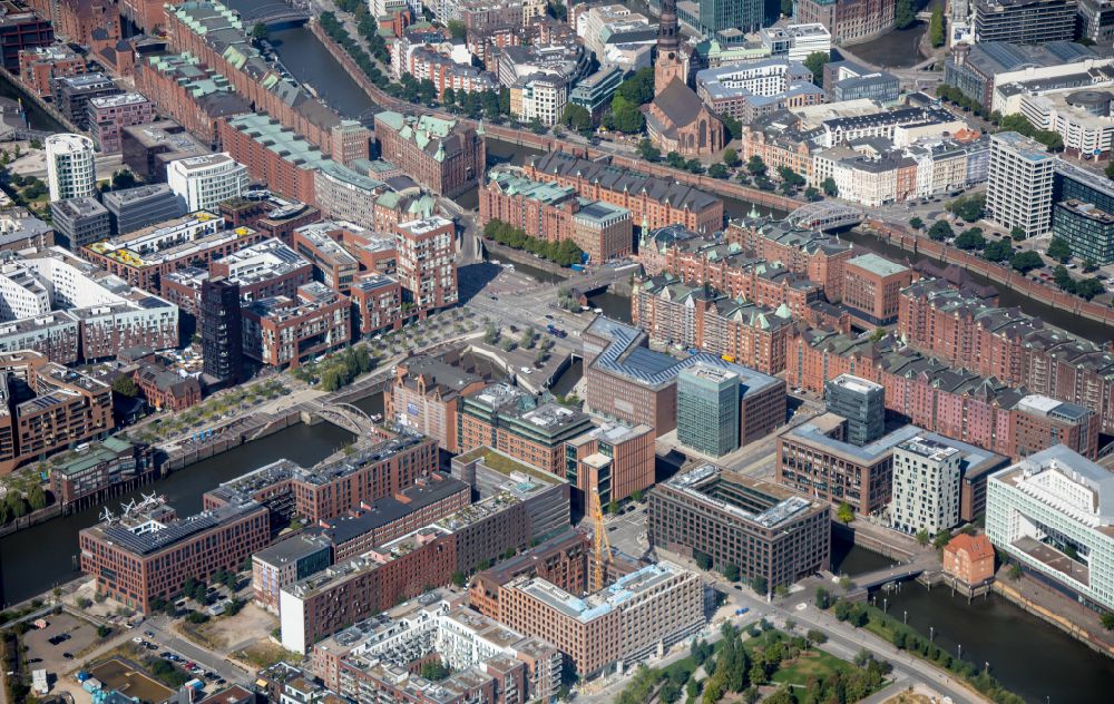 Luftaufnahme Hamburg - Altstadtbereich und Innenstadtzentrum Hafenstadt in Hamburg, Deutschland