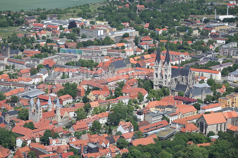 Halberstadt von oben - Altstadtbereich und Innenstadtzentrum in Halberstadt im Bundesland Sachsen-Anhalt, Deutschland