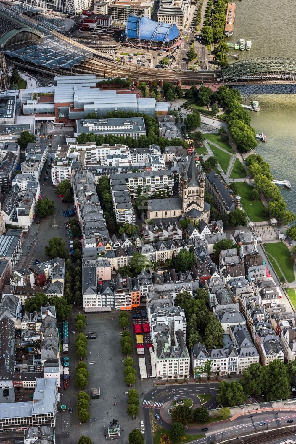 Luftbild Köln - Altstadtbereich und Innenstadtzentrum in Köln im Bundesland Nordrhein-Westfalen, Deutschland