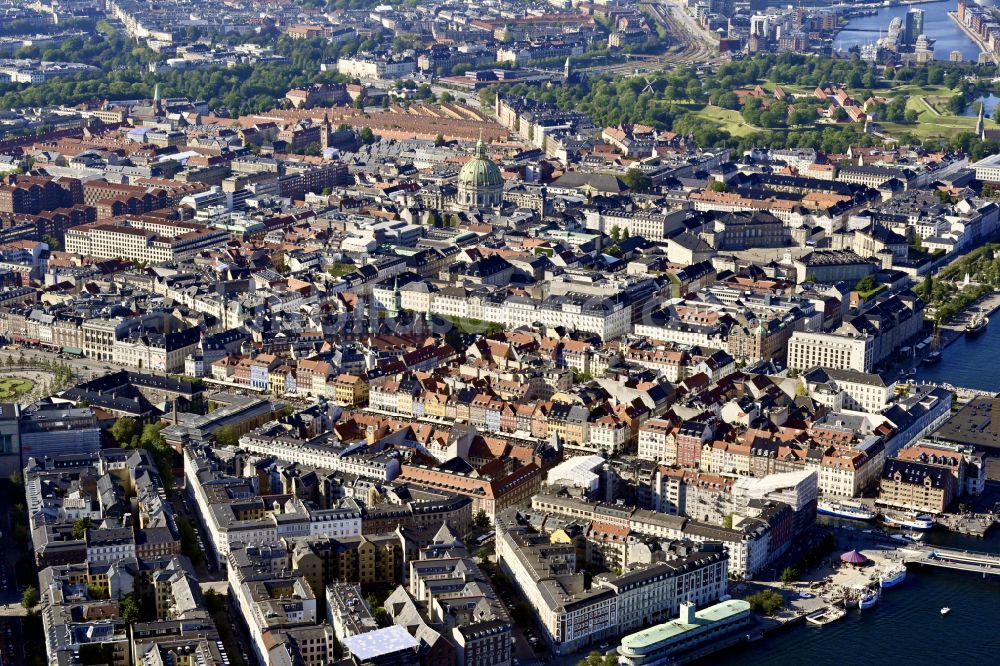 Luftbild Kopenhagen - Altstadtbereich und Innenstadtzentrum in Kopenhagen in Region Hovedstaden, Dänemark