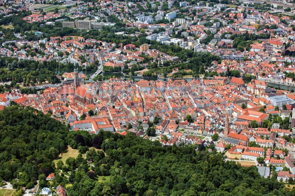 Luftaufnahme Landshut - Altstadtbereich und Innenstadtzentrum in Landshut im Bundesland Bayern, Deutschland