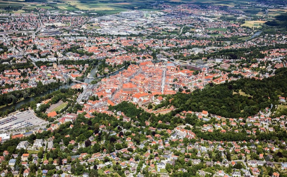 Landshut von oben - Altstadtbereich und Innenstadtzentrum in Landshut im Bundesland Bayern, Deutschland