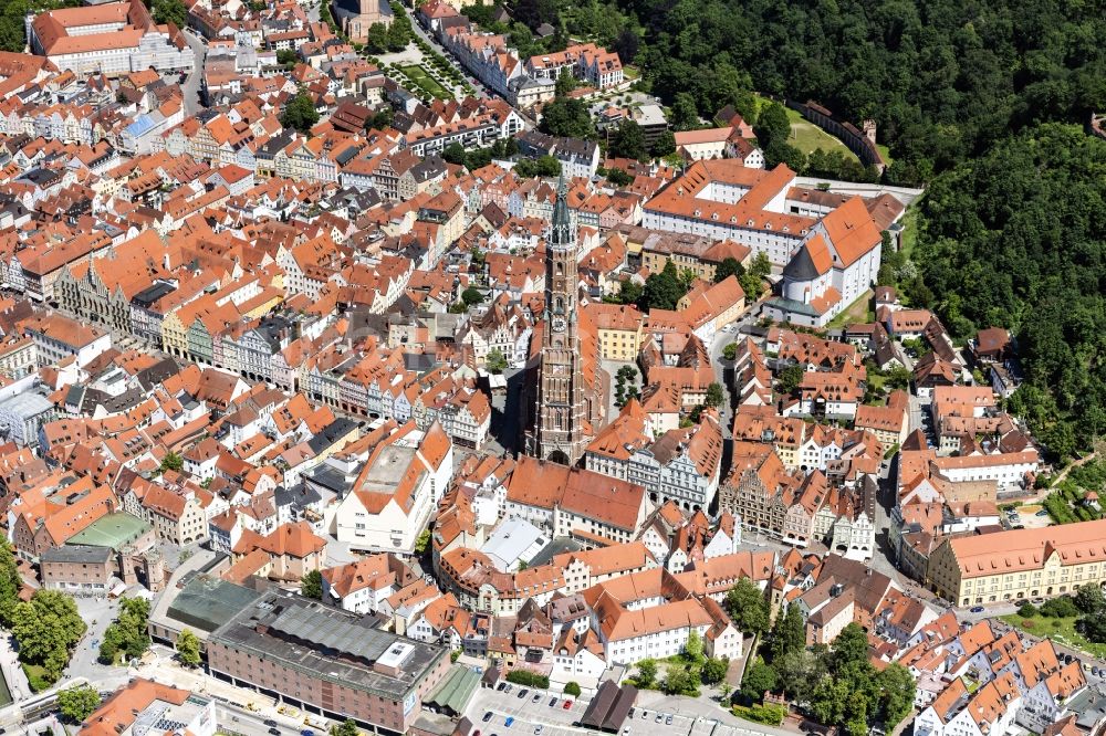 Landshut aus der Vogelperspektive: Altstadtbereich und Innenstadtzentrum in Landshut im Bundesland Bayern, Deutschland