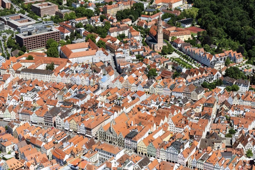 Luftbild Landshut - Altstadtbereich und Innenstadtzentrum in Landshut im Bundesland Bayern, Deutschland