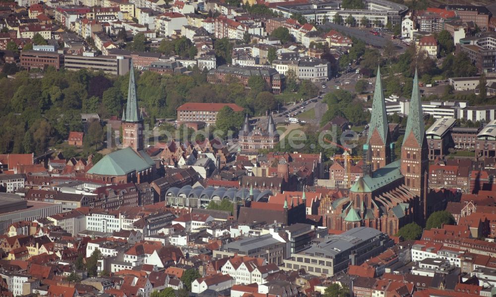 Lübeck von oben - Altstadtbereich und Innenstadtzentrum in Lübeck im Bundesland Schleswig-Holstein, Deutschland