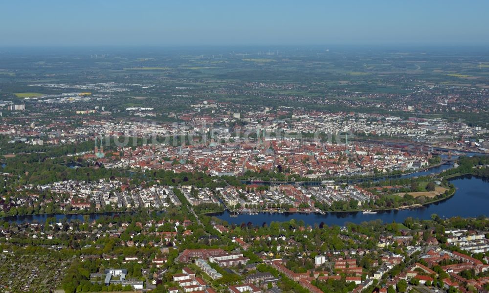 Lübeck von oben - Altstadtbereich und Innenstadtzentrum in Lübeck im Bundesland Schleswig-Holstein, Deutschland