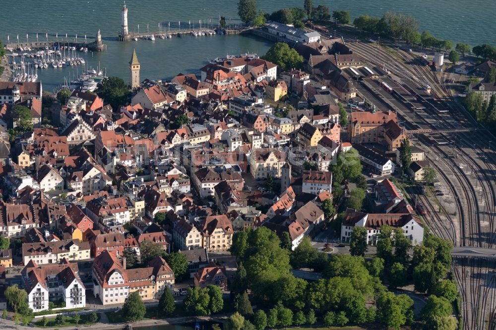 Luftaufnahme Lindau (Bodensee) - Altstadtbereich und Innenstadtzentrum in Lindau (Bodensee) im Bundesland , Deutschland