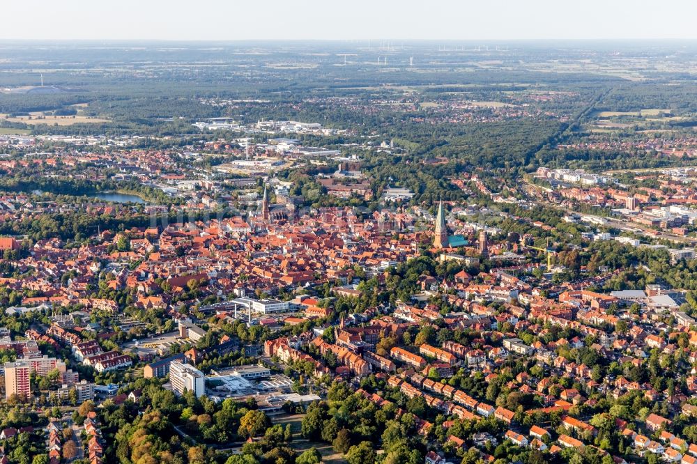 Luftaufnahme Lüneburg - Altstadtbereich und Innenstadtzentrum in Lüneburg im Bundesland Niedersachsen, Deutschland