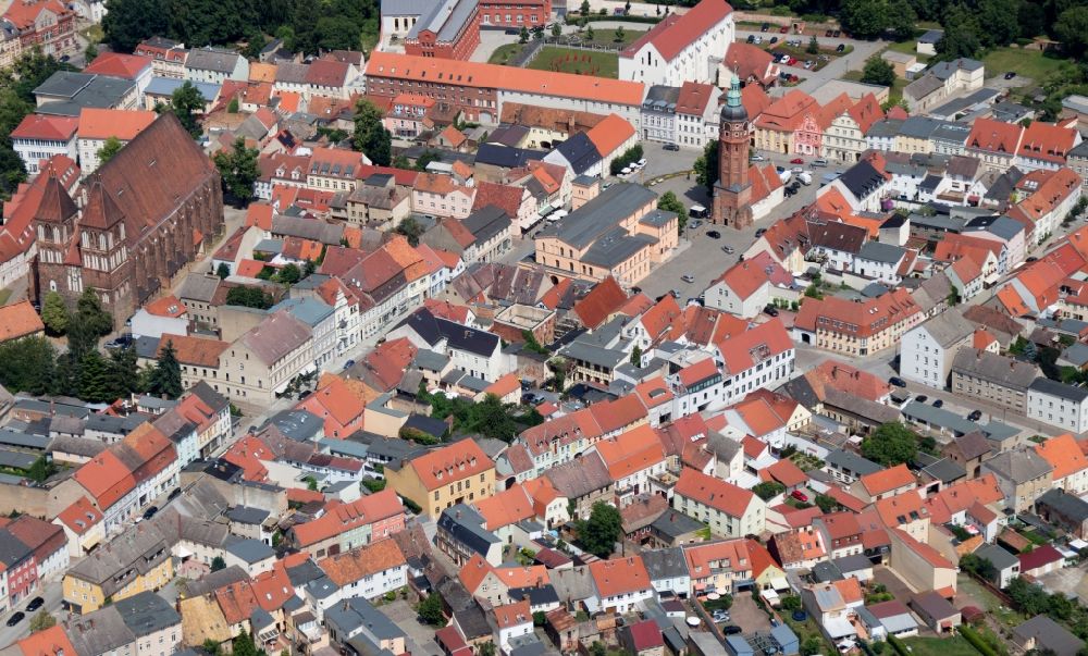 Luftaufnahme Luckau - Altstadtbereich und Innenstadtzentrum in Luckau im Bundesland Brandenburg